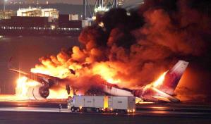 Japón pone en marcha la investigación sobre el choque de dos aviones en Tokio
