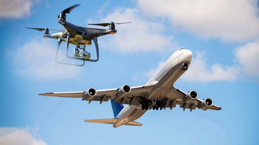 Un dron en aeropuerto de Puerto Rico provoca desvío de vuelo de Madrid hacia RD