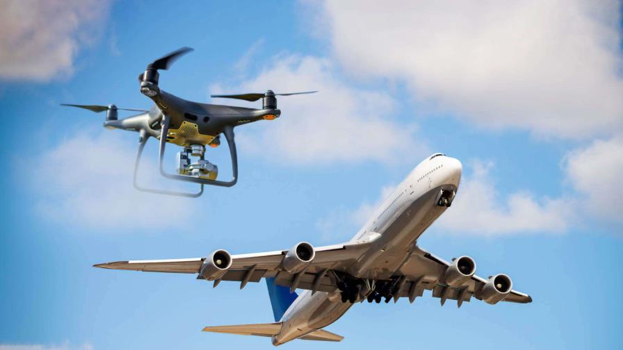 Un dron provoca atrasos y desvíos de vuelos en el principal aeropuerto de Puerto Rico