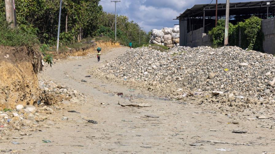 Carreteras que comunican a Duquesa estarían terminadas en el primer cuatrimestre de este año