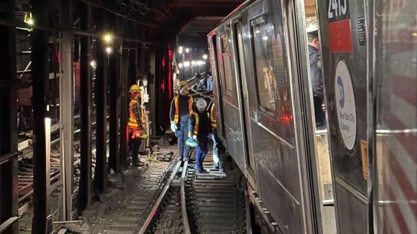 Al menos 14 heridos tras el descarrilamiento de un tren del metro de Nueva York