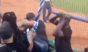 Otro enfrentamiento en el Estadio Quisqueya entre fanáticos del Licey