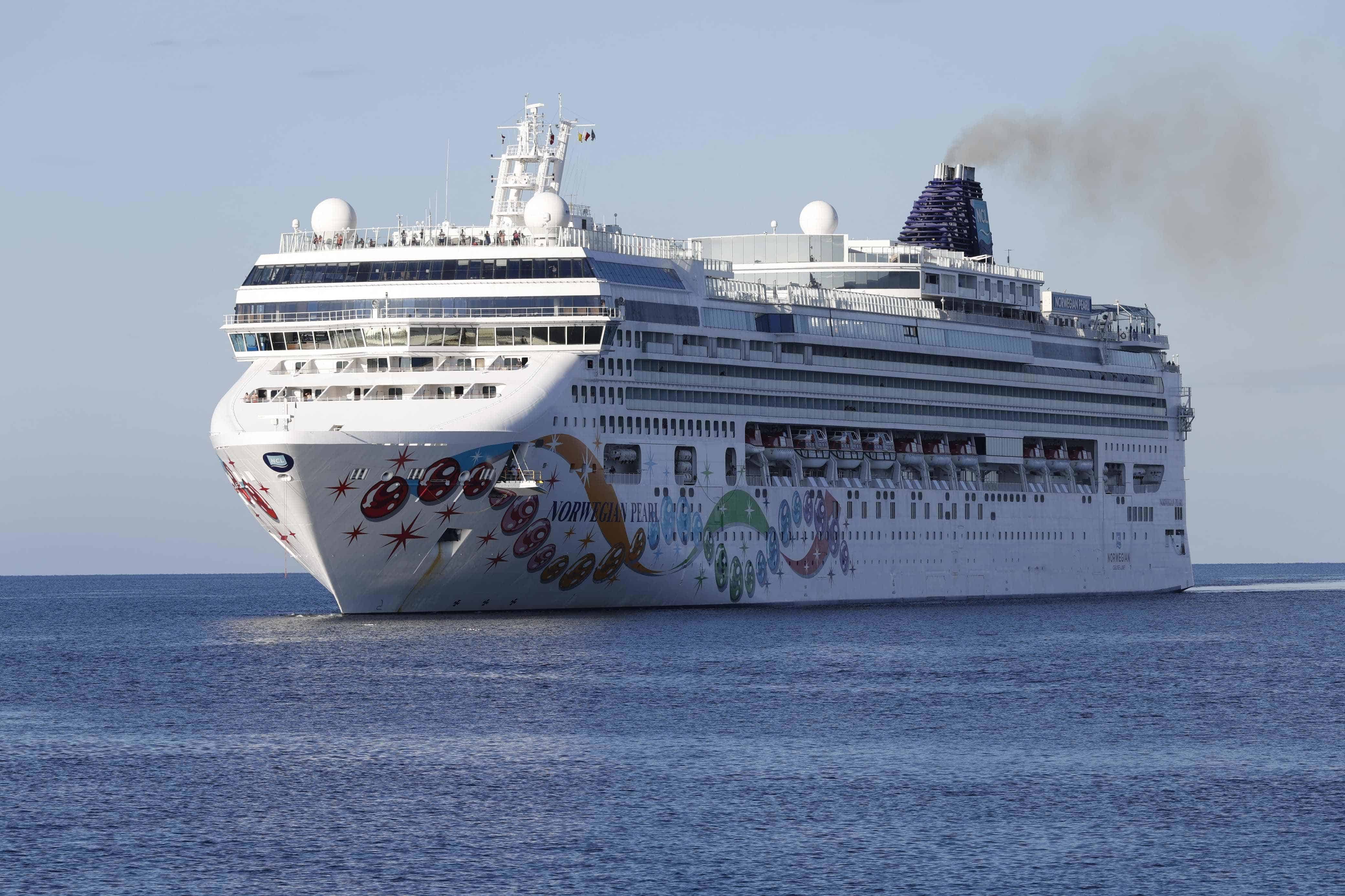 El Norwegian Pearl Cruise llegando el Puerto Cabo Rojo, el 4 de enero del 2024.