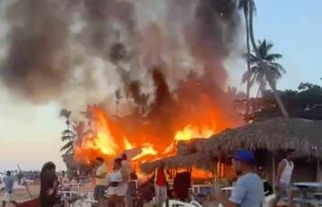 Un incendio afecta varios restaurantes en Las Terrenas, Samaná