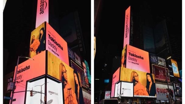Tokischa promueve su polémica canción Daddy en las pantallas del edificio de Amazon Music
