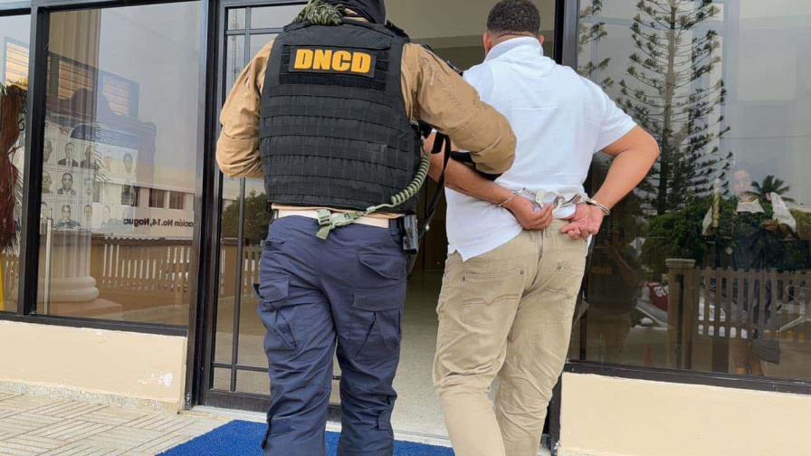 Apresan hombre acusado de enviar drogas a Puerto Rico a través de viajes ilegales