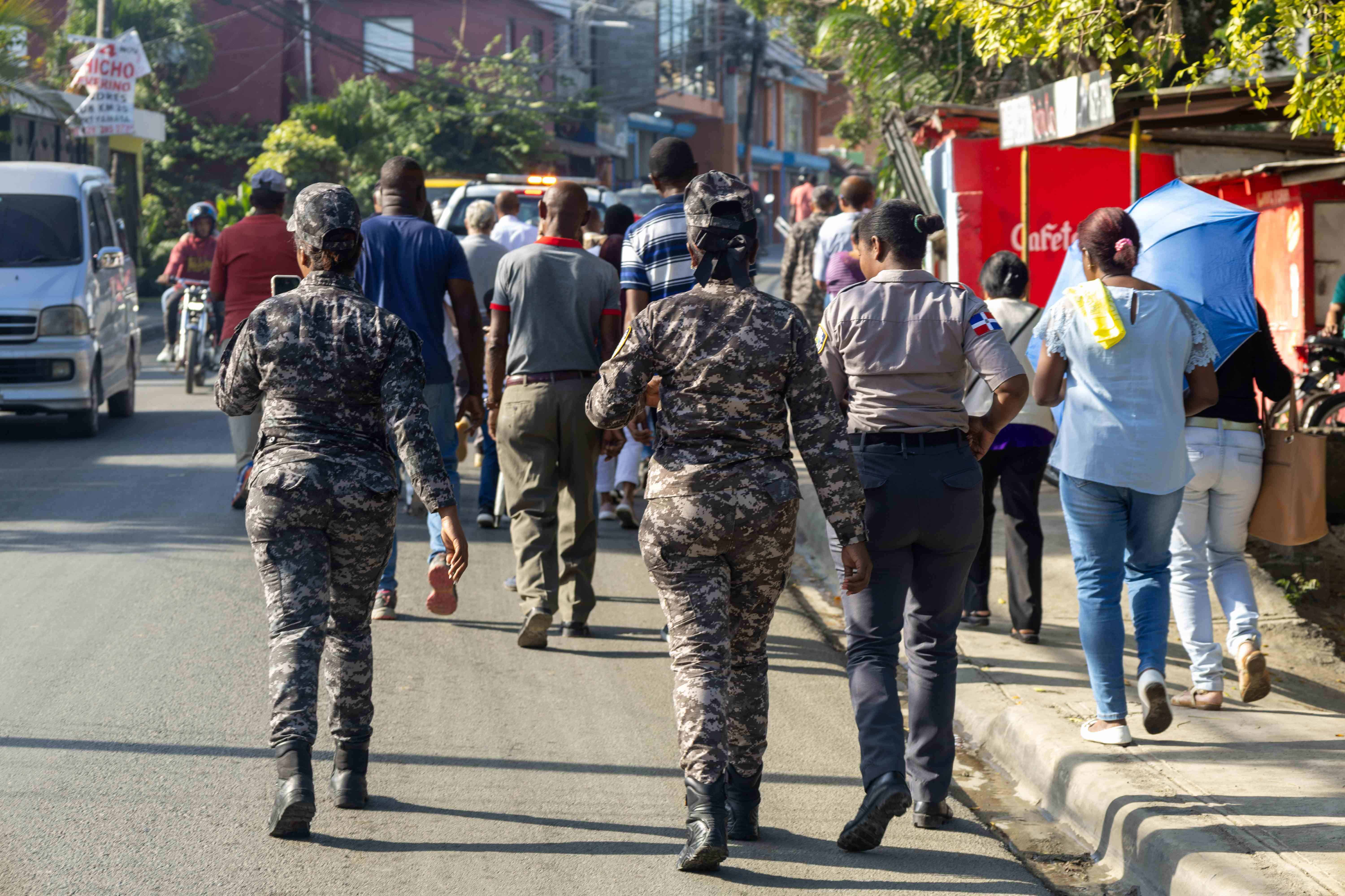 La Policía acompañó a os manifestantes.