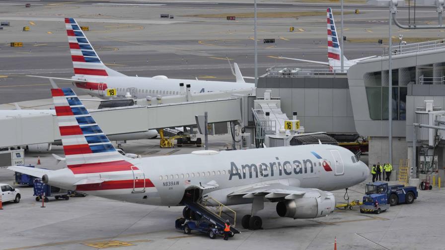 ¿Cuánto ganaron las aerolíneas por el costo de equipaje en 2023?