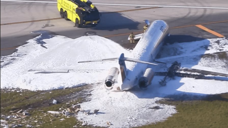 Chocan dos aviones en un aeropuerto de Florida sin causar daños ni heridos