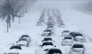 Tormenta invernal amenaza costa este de EEUU, al regreso de vacaciones