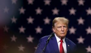 Votantes de Illinois piden a tribunales excluir a Trump de la boleta electoral de las primarias