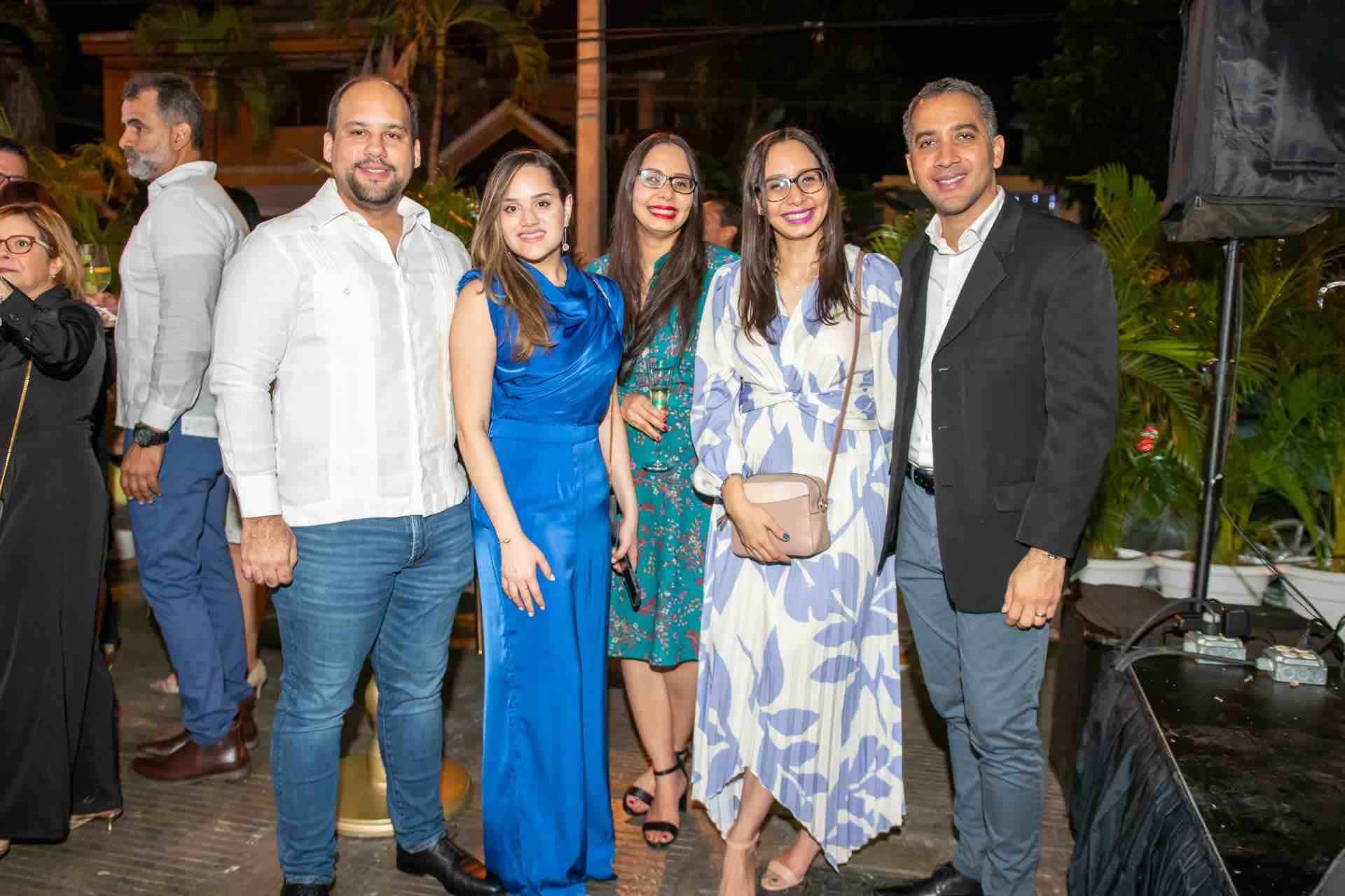 Víctor Peña, Indira Toribio, Lourdes Franjul, Lourdina Franjul e Israel Medina.