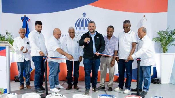 FEDA inaugura centro de acopio para la comercialización de sal en Montecristi