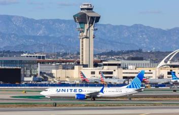 EEUU ordena inmovilizar temporalmente algunos Boeing 737 Max 9 tras incidente con un avión