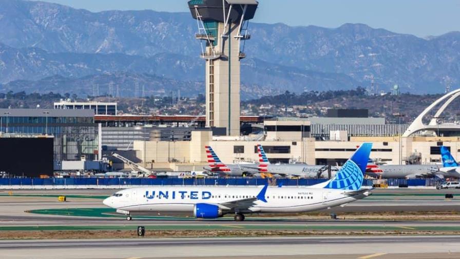 EEUU ordena inmovilizar temporalmente algunos Boeing 737 Max 9 tras incidente con un avión