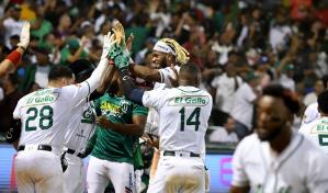 Las Estrellas con un pie en la final y los Gigantes con los dos en el cementerio