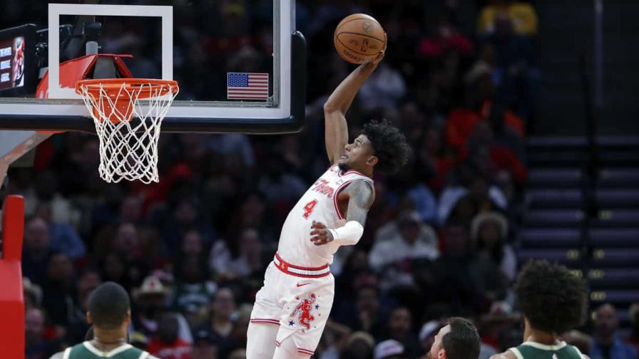 Rockets se sobreponen a 48 puntos de Antetokounmpo y vencen a Bucks