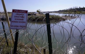 EE.UU. registra menos cruces ilegales en la frontera tras un incremento de los controles en México
