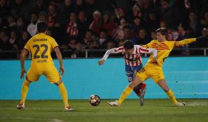 Barcelona gana 3-2 al Barbastro de cuarta divisi&oacute;n y alcanza los octavos de la Copa del Rey