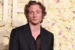 jeremy-allen-white-se-alza-en-los-globos-de-oro-2024-focus-0.01-0.39-149-99.jpg