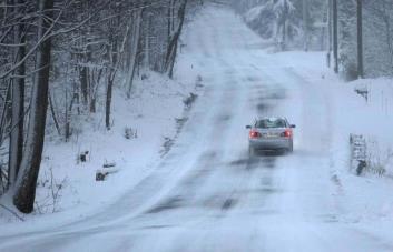 Fuerte tormenta arroja nieve y lluvia helada al noreste de Estados Unidos