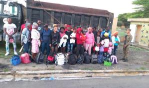 Apresan chofer haitiano con 19 haitianos ilegales en el puesto de chequeo en Botonsillo