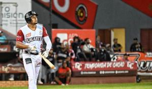 Edwin Espinal decide para unos Gigantes que respiran y alejan al Escogido