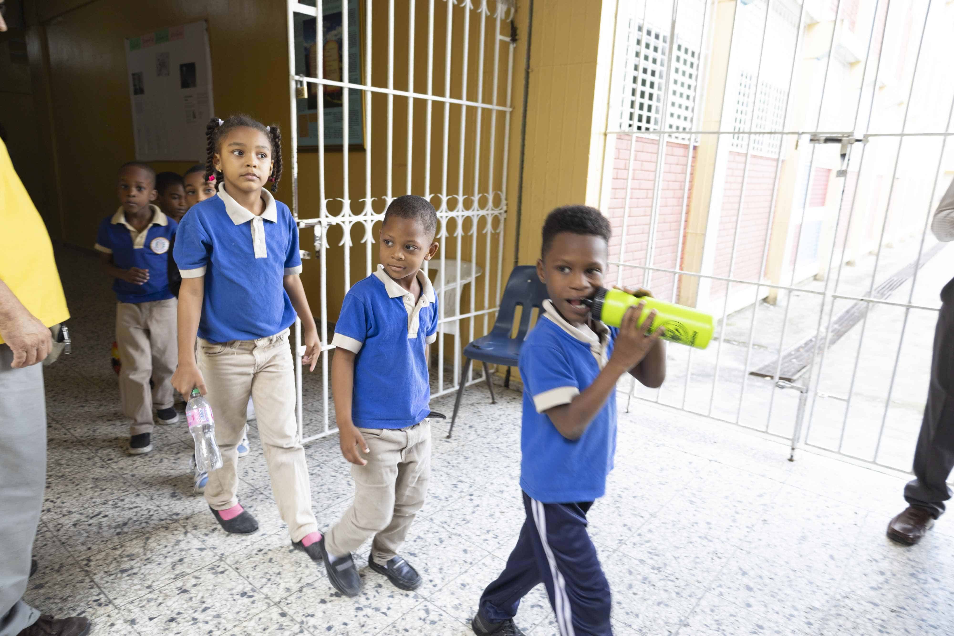 Estudiantes dela escuela Perú.