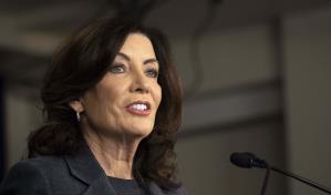 Gobernadora de Nueva York anuncia planes para abordar la criminalidad