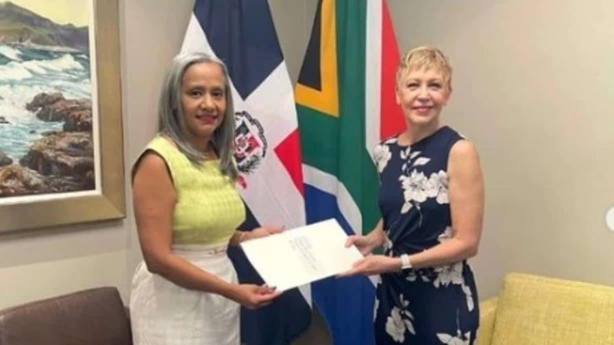 Embajadora dominicana en Sudáfrica presenta sus cartas credenciales