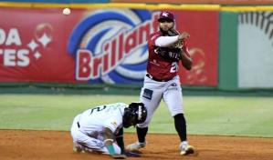 Los Gigantes apalean a las Estrellas y se acercan al tercero