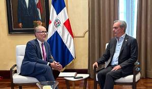 Asesor principal del presidente Joe Biden se reúne con Luis Abinader en el Palacio Nacional