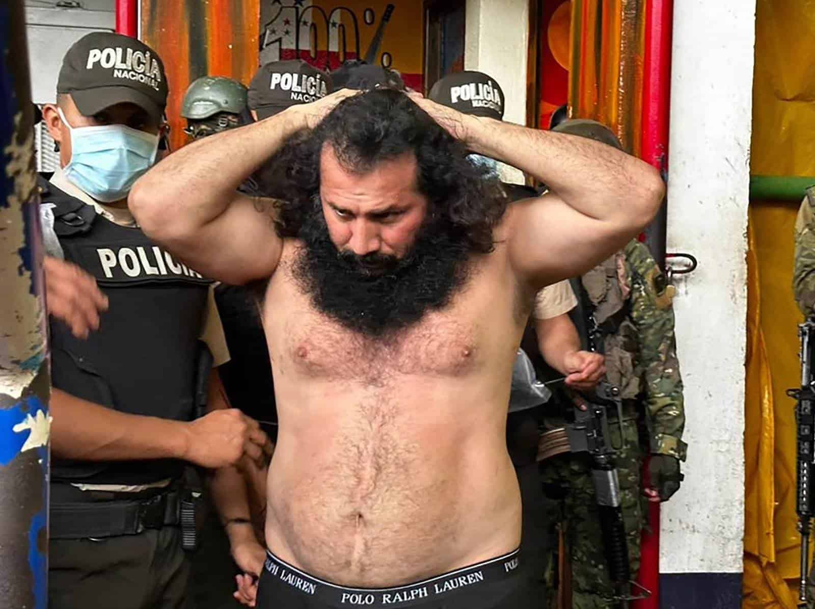 Adolfo Macías o Fito, líder de la banda delincial Los Choneros, la más grande de Ecuador, es transferido al complejo de máxima seguridad de la Penitenciaría Zonal 8 de Guayaquil el 12 de agosto de 2023