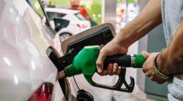 Gobierno rebaja entre 12 y 41 pesos a combustibles; otros se mantienen congelados