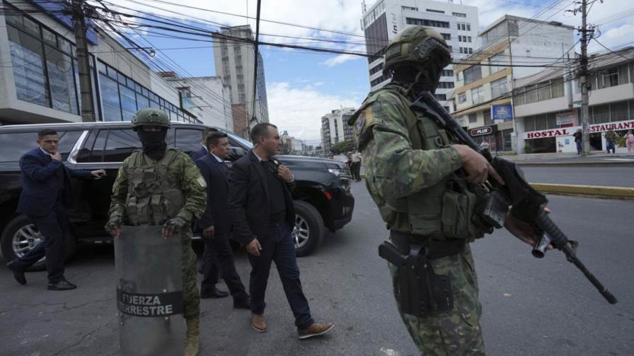 Ecuador: 329 detenidos y cinco personas abatidas por la fuerza pública tras secuencia de ataques