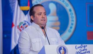 Paliza pide licencia para dedicarse a la campaña del presidente Abinader