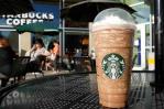 Starbucks cambia a su presidente ante caída de número de clientes