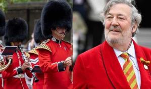 Actor Stephen Fry pide el fin de los sombreros de piel de oso en la Guardia Real brit&aacute;nica