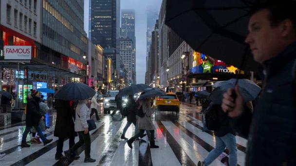 Tormentas dejan tres muertos en EEUU y cientos de miles de personas sin electricidad