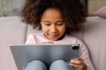 Niños y pantallas: sigue estas recomendaciones para evitar la sobreexposición