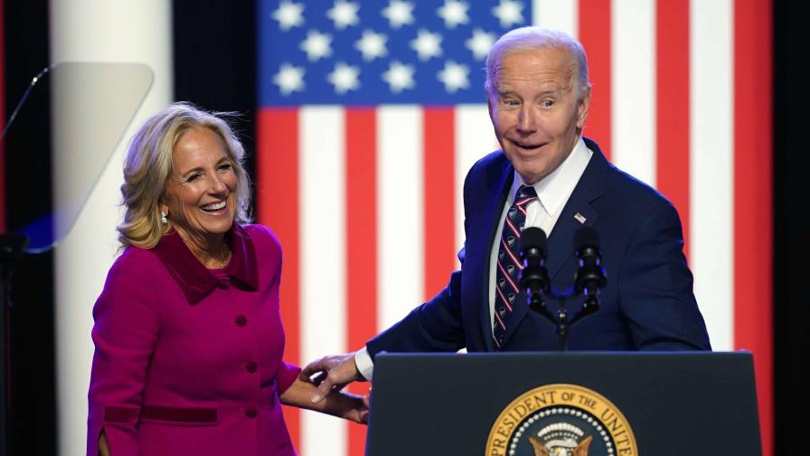 Jill Biden dice que la avanzada edad de su marido es un elemento valioso