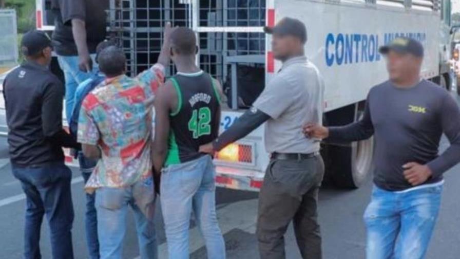 Informe de Human Rights Watch denuncia "prácticas irregulares" en la repatriación de haitianos