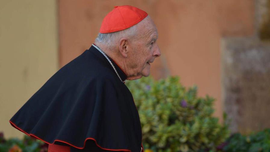 Un juez de EEUU suspende el juicio por abuso sexual contra un excardenal