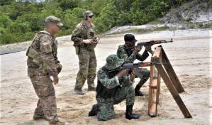 Guyana asegura que EE.UU. está interesado en desarrollar su Fuerza de Defensa