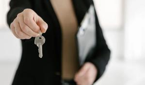 Ahogados por la inflación, inquilinos de Buenos Aires desesperados por la crisis inmobiliaria