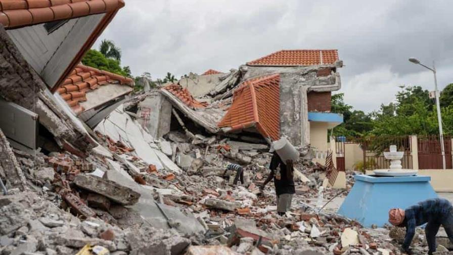 Centenares mal viven en campamentos 14 años después del devastador terremoto en Haití