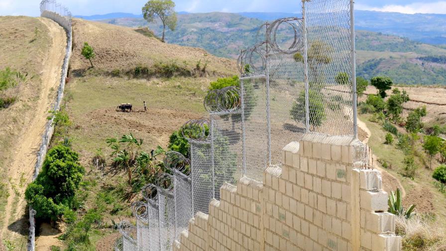 Wall Street Journal aborda construcción de verja fronteriza como respuesta de RD a caos en Haití