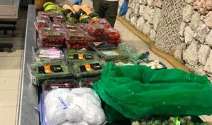 Decomisan kilos de frutas y vegetales al artista Julio Iglesias en aeropuerto de Punta Cana