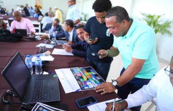 Partidos continúan revisión de boletas del nivel de vocalías
