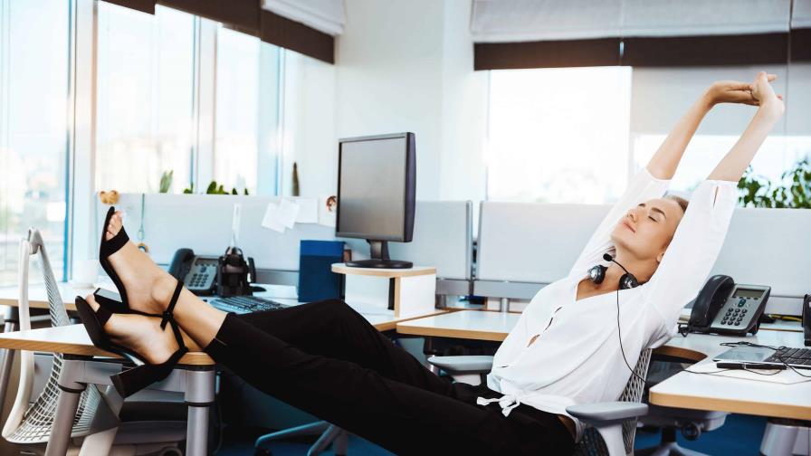 Siete beneficios de tomar breves descansos durante el día